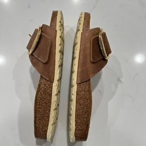 BRAND NEW - Madrid Big Buckle Slide Sandal